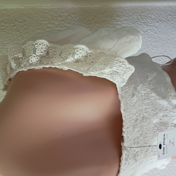 Free People Boho Hippie Cropped Floral Lace Ruffles L Eyelet Ruffle - Picture 7 of 9